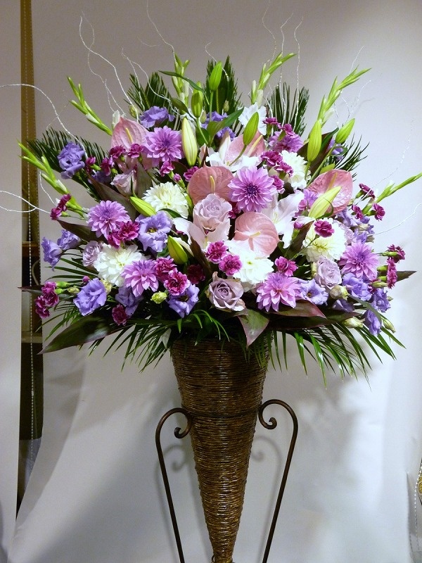 紫系コーンスタンド花